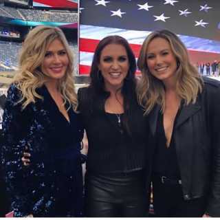 .
What a CRAZY week.
.
I was inducted into the @WWE Hall Of Fame 3 days after my Dad suddenly passed away.
.
.
I’m SO grateful for my family, my sweet love, amazing friends and the incredible wwe fans. The love & support I felt this week was indescribable. .
The best part of this week was being able to connect with old & new friends & share my appreciation for all of YOU.
.
Thank you!!!
.
I would never have had such a cool journey without the WWE universe. And I’m sooo excited about all the exciting things I get to do NOW to help others.
.
Ps. Im so mad I didnt take more pictures with my peeps..there are so many I didnt even get 1 with but you know who you are. ❤️